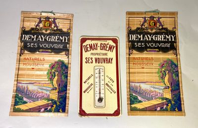 trois caisses de bière Dewaybrem posées sur une table