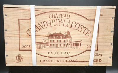 une boîte en bois sur laquelle est collée une étiquette indiquant « château grand - chiot - lacoste »