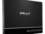 un gros plan d'un disque dur sur lequel figure le mot « pny »