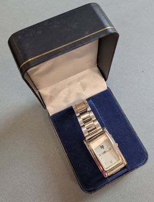 LIP Montre d'homme, boîtier et bracelet acier