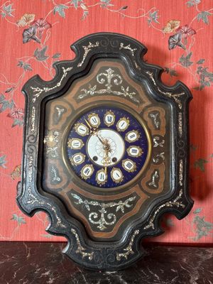 OEIL DE BOEUF en bois à incrustations de nacres, verre et mé… - Photo 1