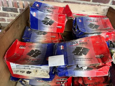 un lot de 9 boites suspente hourdis ,emballage abimé.