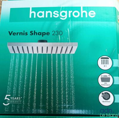 une boîte contenant une pomme de douche Hansgrohe Veris Shape