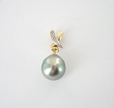 Pendentif Ancien En Or 18 Carats - Sertissage Rubis Et Diamants - Poids 4,85 Grammes - Bijou Vintage