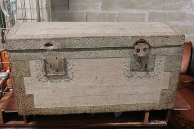 a trunk that is sitting on top of a table