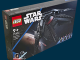 une boîte contenant des sets Lego Star Wars sur fond bleu