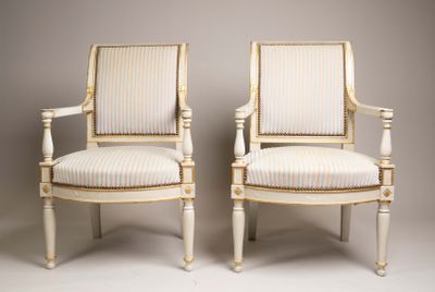 paire de fauteuils français peints du XIXe siècle
