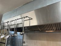 L38 - CASTELNAU D'ESTREFONDS - Hotte aspirante inox, trois g…