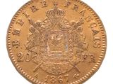 Gros plan sur une pièce d'or ornée d'une couronne