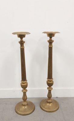 paire de chandeliers anciens en laiton