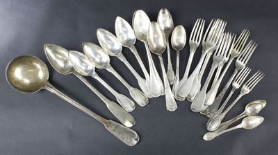 Ensemble de couverts divers dépareillés en argent, majoritai… - Photo 1
