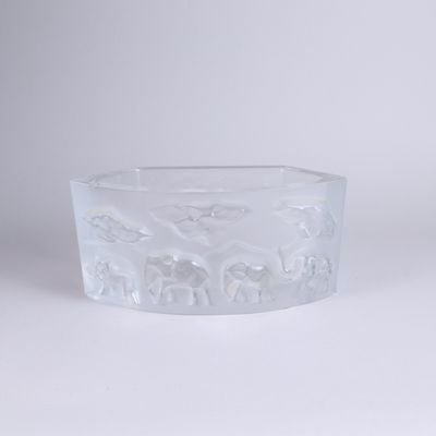an image of a clear glass bowl sitting on top of a table