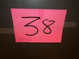 un post-it rose sur lequel est inscrit le chiffre 38