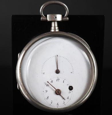 Début du XIXe siècle Montre en argent. Boîtier rond, ouvertu…