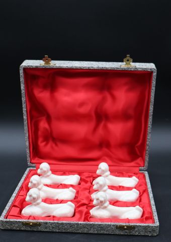 Coffret de 6 Portes couteaux en céramique en forme de caniche roy...