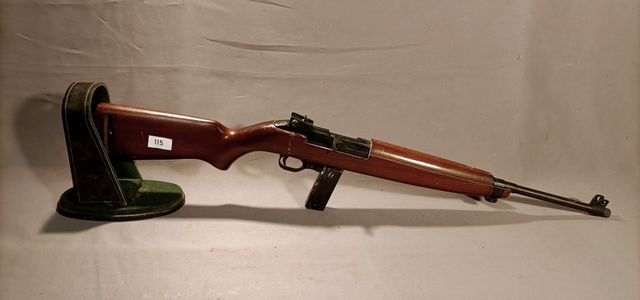 Catégorie B. Carabine semi-automatique ERMA modèle EM1. Calibre 2