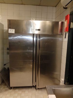 Armoire réfrigérée deux portes inox, en panne