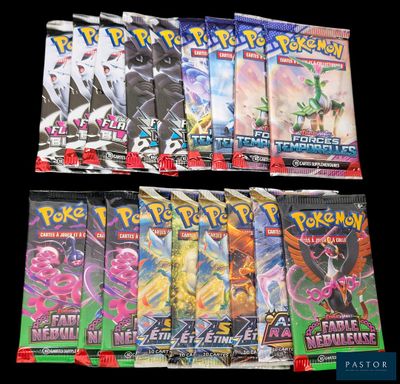 Le jeu de cartes à collectionner Pokémon est présenté sur un fond noir.