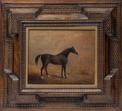 une peinture à l'huile représentant un cheval dans un champ, encadrée dans un cadre en bois
