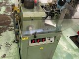 l'image d'une machine installée dans une pièce