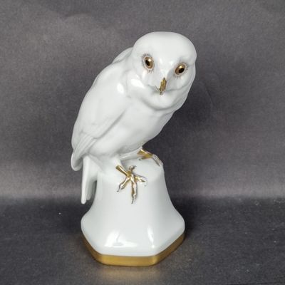 HUTSCHENREUTHER. Chouette en porcelaine blanche à rehauts do…