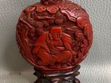 flacon à tabac chinois rouge sculpté, orné d'oiseaux et de fleurs