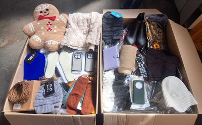 261 / 1 palette de 180 kg de mix ( peluche, coque, cha…