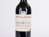 une bouteille de vin posée sur une table