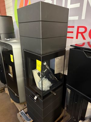 a lot of tvs that are sitting on a pallet