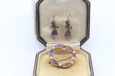 Parure en or et améthyste comprenant une broche ronde avec a… - Photo 1