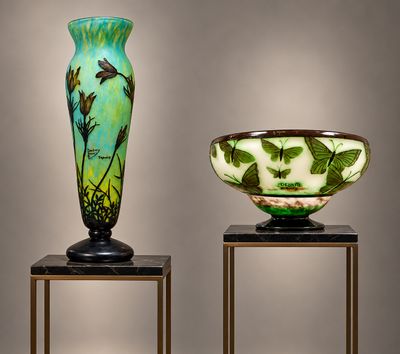 deux vases superposés