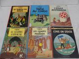 plusieurs livres pour enfants sont alignés sur une table