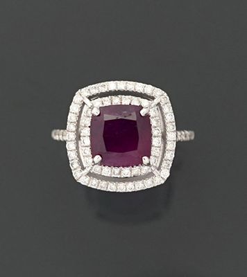 Bague en or gris 18K 750 millièmes ornée d'un rubis de taill…