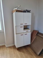 1 commode à 3 tiroirs en bois peint en blanc ; 2 placards de… (photo 4)