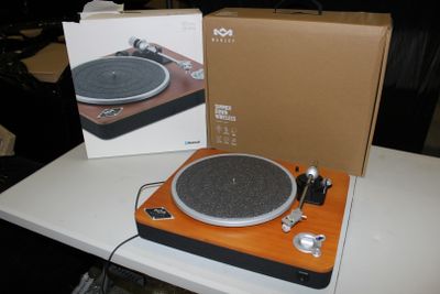 DH53//Platine vinyle MARLEY Stir It Up BT.