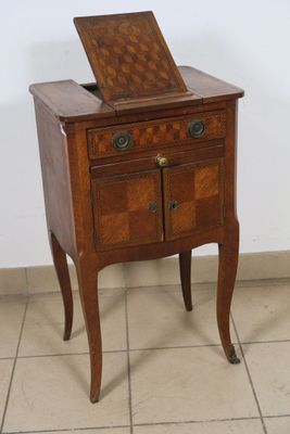 Petite table de salon à décor marqueté de cubes sans fond, p… - Photo 1