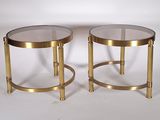 paire de tables d'appoint en laiton avec plateau en verre