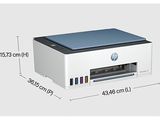 L'imprimante HP est posée sur une table blanche.