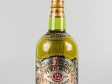 l'image d'une bouteille de whisky posée sur une table