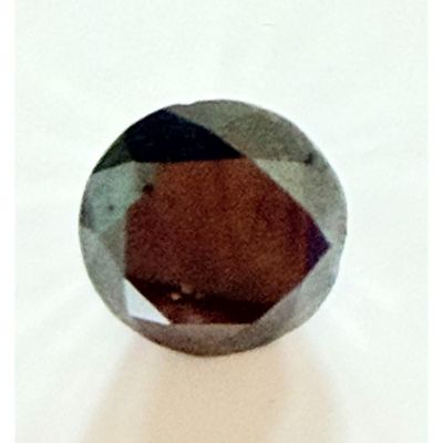 une image montrant un gros plan d'un diamant taillé