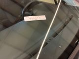 a sticker on the windshield of a car that says vpauto