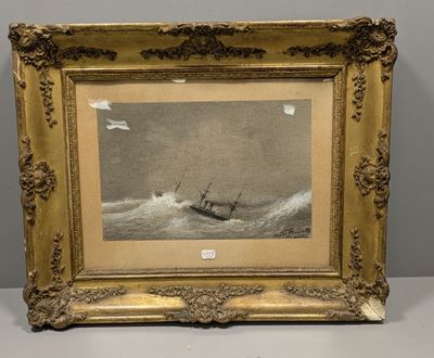 une image représentant une photo d'un bateau sur l'eau