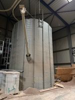 Silo d'intérieur de stockage (vide)