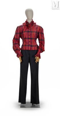 chemise à carreaux rouges et noirs pour femme, avec col à volants