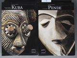 deux livres posés sur une table