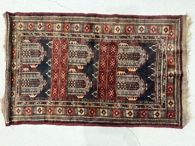 Tapis 150 x 100 cm.