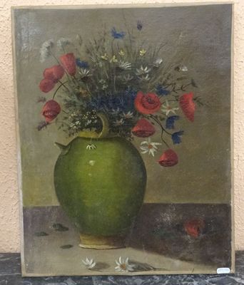 un tableau représentant un vase vert contenant des fleurs
