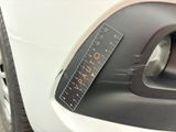 a sticker on the bumper of a car that says vauto