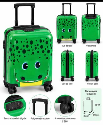 La valise verte a un smiley sur le devant et sur le côté.