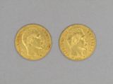 deux souverains d'or, dont l'un est orné d'une tête de bélier et l'autre d'une tête de bélier